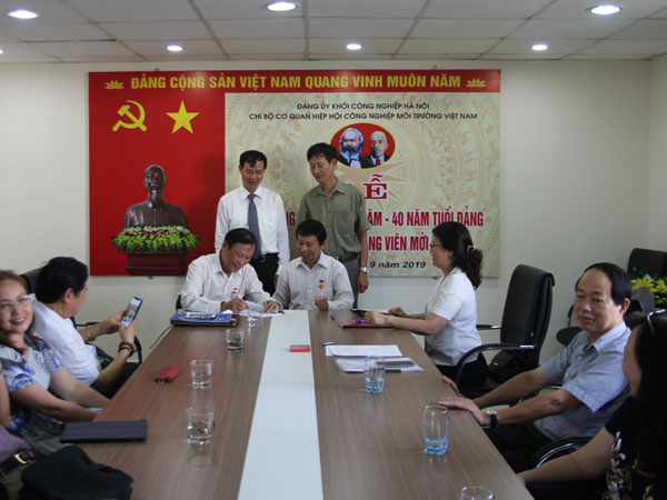 Biên bản ghi nhớ hợp tác giữa Hiệp hội Công nghiệp môi trường Việt Nam và Tổng cục Môi trường